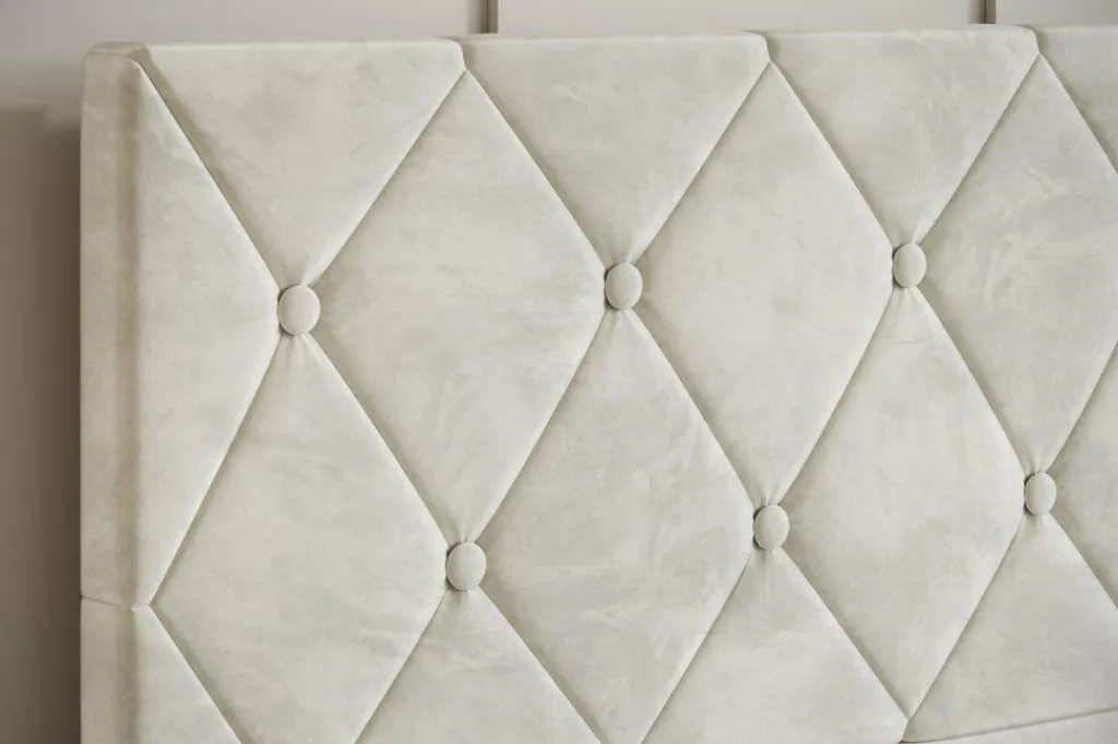 Hernandez^Meubella Sale