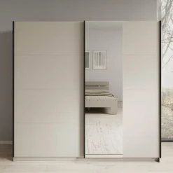 Isandro^Meubella Online